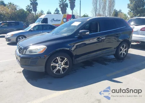 2011 Volvo Xc60 T6/T6 R-Design z USA, uszkodzony, nr VIN YV4902DZ3B2186777